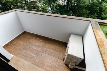 Apartamento à venda com 375m², 4 quartos e 3 vagasVaranda - Suíte 2