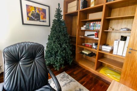 Apartamento à venda com 375m², 4 quartos e 3 vagasQuarto 2