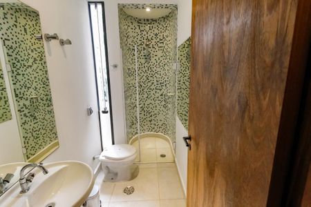 Apartamento à venda com 375m², 4 quartos e 3 vagasBanheiro da Suíte 1