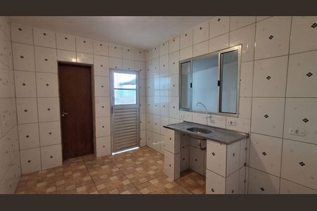 Cozinha  de casa para alugar com 2 quartos, 40m² em Nova Gerti, São Caetano do Sul