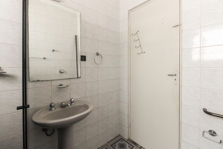 Casa à venda com 150m², 3 quartos e 2 vagas Casa à venda com 150m², 3 quartos e 2 vagasBanheiro Social