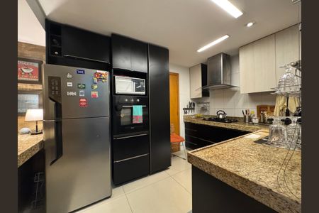 Apartamento à venda com 4 quartos, 121m² em Castelo, Belo Horizonte