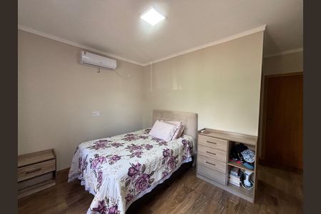 Casa à venda com 200m², 3 quartos e 3 vagas