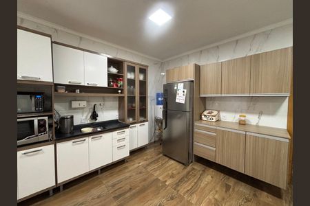 Casa à venda com 200m², 3 quartos e 3 vagas