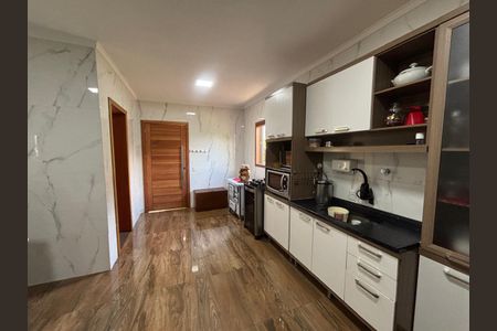 Casa à venda com 200m², 3 quartos e 3 vagas