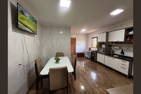 Casa à venda com 200m², 3 quartos e 3 vagas