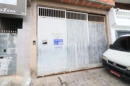 Casa à venda com 70m², 2 quartos e sem vagaFachada