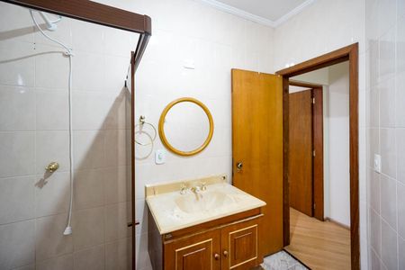 Casa para alugar com 160m², 3 quartos e 3 vagasBanheiro social