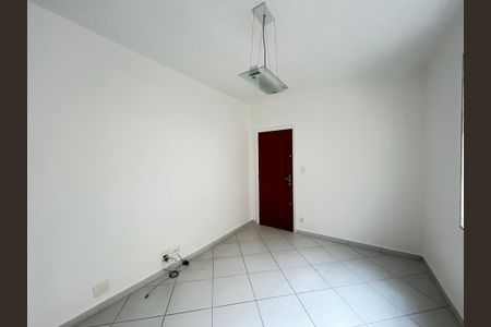 Apartamento para alugar com 77m², 2 quartos e 1 vagaSala