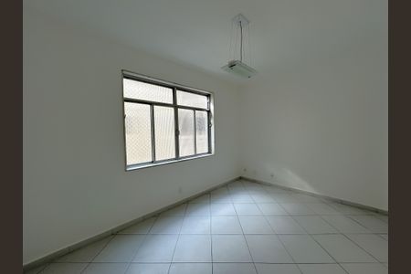 Sala de apartamento para alugar com 2 quartos, 77m² em Vila Valqueire, Rio de Janeiro