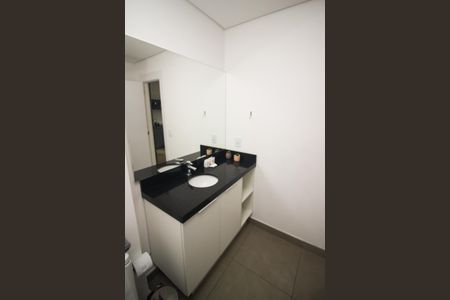 Banheiro de kitnet/studio para alugar com 1 quarto, 23m² em Centro Histórico, Porto Alegre