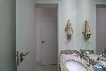 Apartamento para alugar com 130m², 3 quartos e 2 vagas Apartamento para alugar com 130m², 3 quartos e 2 vagasBanheiro Suíte