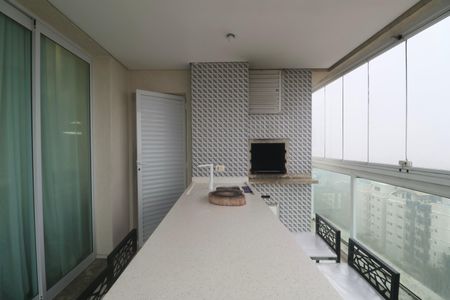 Apartamento para alugar com 130m², 3 quartos e 2 vagas Apartamento para alugar com 130m², 3 quartos e 2 vagasVaranda