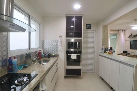 Apartamento para alugar com 130m², 3 quartos e 2 vagas Apartamento para alugar com 130m², 3 quartos e 2 vagasCozinha