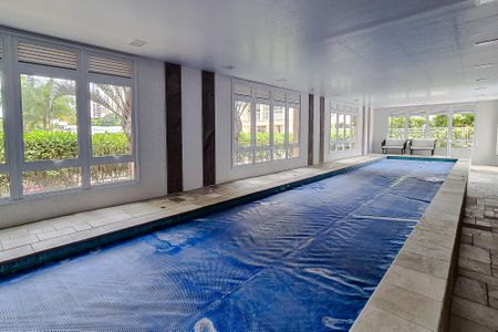 Apartamento para alugar com 133m², 3 quartos e 3 vagas Apartamento para alugar com 133m², 3 quartos e 3 vagasÁrea comum - Piscina
