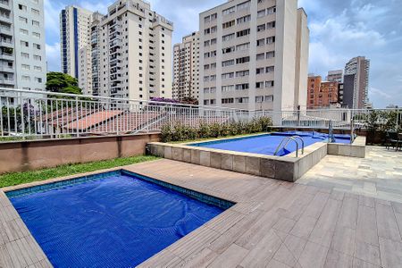 Apartamento para alugar com 133m², 3 quartos e 3 vagas Apartamento para alugar com 133m², 3 quartos e 3 vagasÁrea comum - Piscina