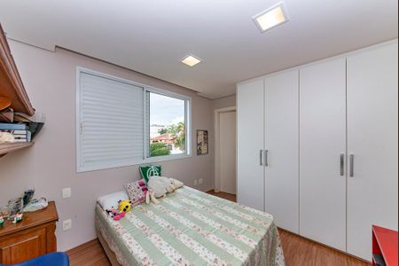 Apartamento à venda com 224m², 4 quartos e 4 vagas Apartamento à venda com 224m², 4 quartos e 4 vagasSuíte 2