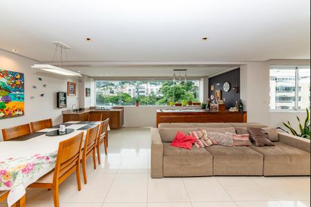 Apartamento à venda com 224m², 4 quartos e 4 vagas Apartamento à venda com 224m², 4 quartos e 4 vagasSala