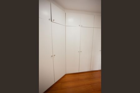 Apartamento para alugar com 76m², 2 quartos e 1 vaga Apartamento para alugar com 76m², 2 quartos e 1 vagaCLOSET