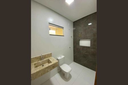 Banheiro de casa à venda com 2 quartos, 75m² em Vila Marieta, São Paulo