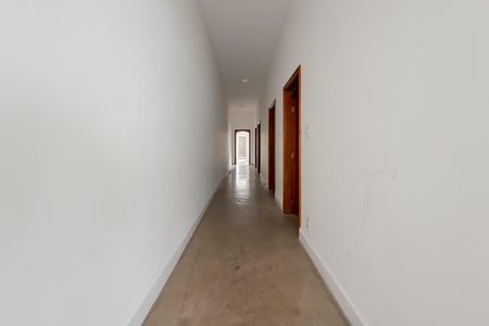 Casa para alugar com 297m², 3 quartos e 8 vagasCorredor