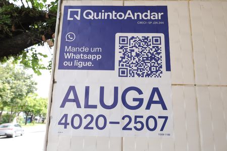 Apartamento para alugar com 48m², 2 quartos e 1 vagaPlaca instalada na fachada do condomínio - Código da placa: YIXW-1186