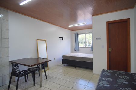 Sala/Quarto de kitnet/studio para alugar com 1 quarto, 60m² em Centro, São Leopoldo