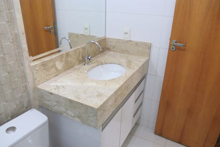 Casa de condomínio para alugar com 230m², 3 quartos e 3 vagasBanheiro da Suíte 2