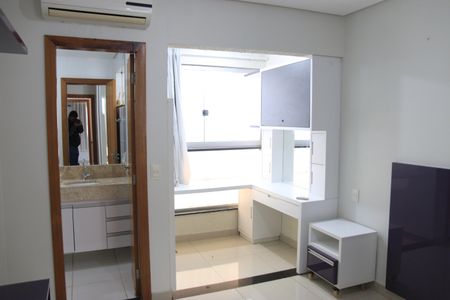 Casa de condomínio para alugar com 230m², 3 quartos e 3 vagasSuíte 02