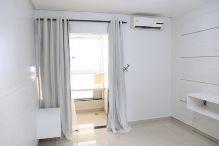 Casa de condomínio para alugar com 230m², 3 quartos e 3 vagasSuíte 01