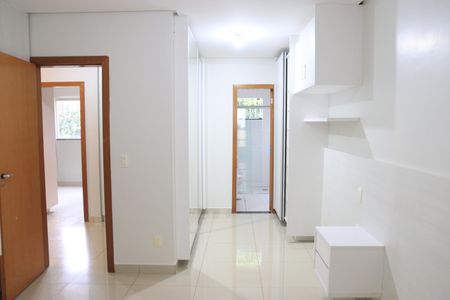 Casa de condomínio para alugar com 230m², 3 quartos e 3 vagasSuíte 01