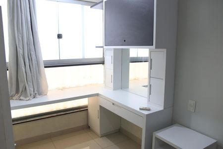 Casa de condomínio para alugar com 230m², 3 quartos e 3 vagasSuíte 02