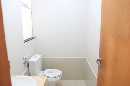 Casa de condomínio para alugar com 230m², 3 quartos e 3 vagasLavabo