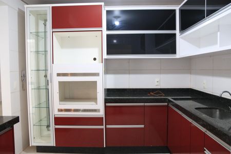 Casa de condomínio para alugar com 230m², 3 quartos e 3 vagasCozinha