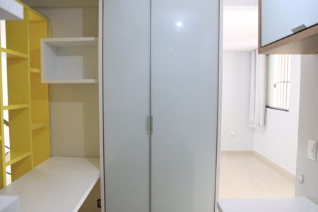 Casa de condomínio para alugar com 230m², 3 quartos e 3 vagasSala