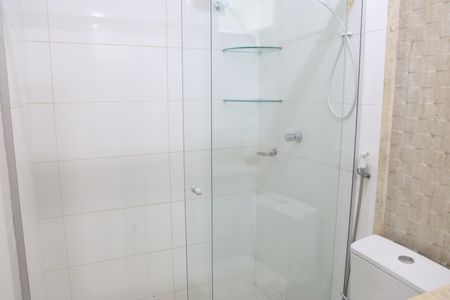 Casa de condomínio para alugar com 230m², 3 quartos e 3 vagasBanheiro da Suíte 2