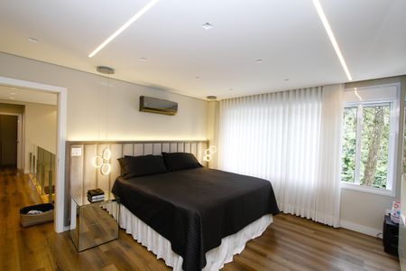 Casa à venda com 370m², 4 quartos e 5 vagasQuarto 1 - Suíte Master