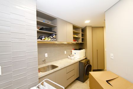 Casa à venda com 370m², 4 quartos e 5 vagasÁrea de Serviço