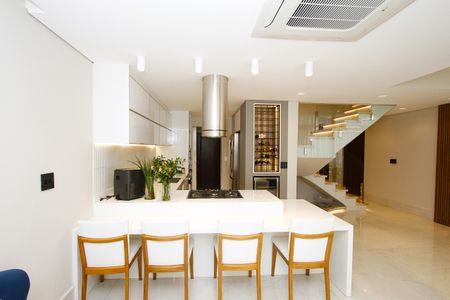 Casa à venda com 370m², 4 quartos e 5 vagasCozinha