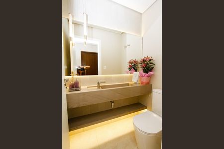 Casa à venda com 370m², 4 quartos e 5 vagasLavabo