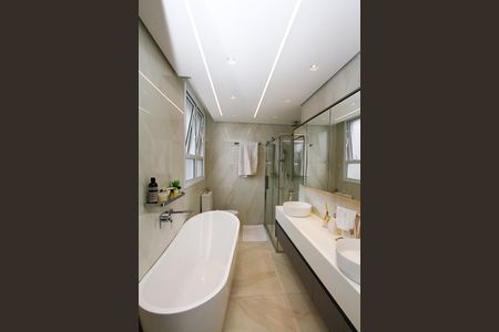 Casa à venda com 370m², 4 quartos e 5 vagasBanheiro da Suíte 1