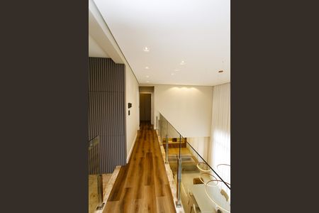 Casa à venda com 370m², 4 quartos e 5 vagasCorredor