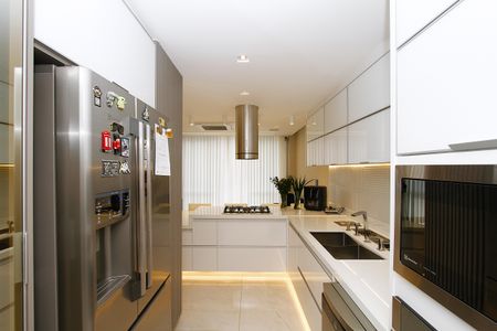 Casa à venda com 370m², 4 quartos e 5 vagasCozinha