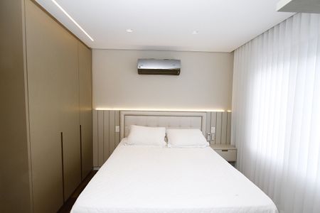 Casa à venda com 370m², 4 quartos e 5 vagasQuarto 2 - Suíte