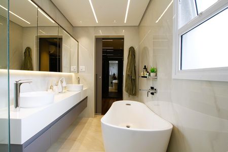 Casa à venda com 370m², 4 quartos e 5 vagasBanheiro da Suíte 1