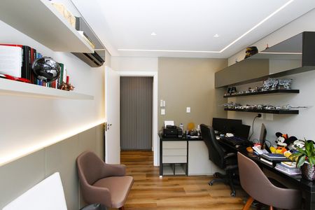 Casa à venda com 370m², 4 quartos e 5 vagasQuarto 4 - Suíte