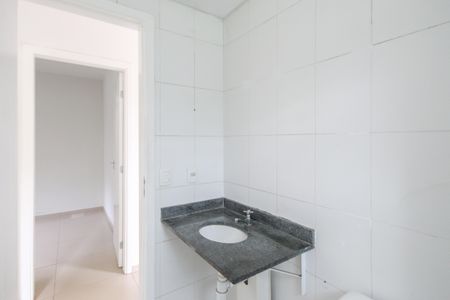 Banheiro de apartamento para alugar com 2 quartos, 50m² em Furnas, São Paulo