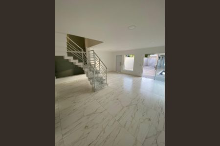 Casa de condomínio à venda com 430m², 3 quartos e 2 vagasFoto 05