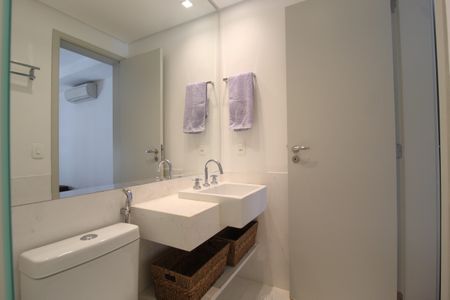 Apartamento para alugar com 68m², 2 quartos e 1 vagaBanheiro da Suíte