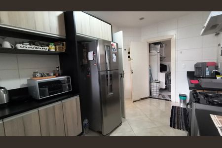 Casa de condomínio para alugar com 360m², 5 quartos e 3 vagasCozinha